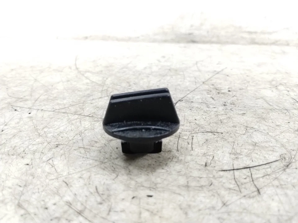 2004 04 BMW R1150 RT Oil Filler Fill Cap - Imagem 4 de 4