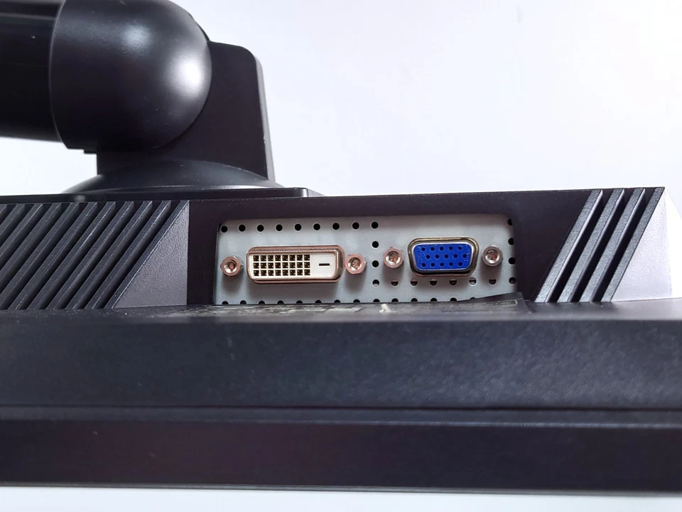 Lenovo L192p 19 Zoll PVA TFT 5:4 Retro PC Monitor DVI VGA 1280x1024 Win. 98/XP/7 - Bild 3 von 4