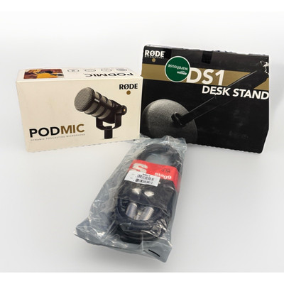 Rode PodMic XLR Dynamisches Podcasting Mikrofon mit XLR-Kabel und Halterung