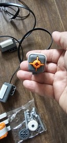 LEGO MINDSTORMS NXT 2.0 8547  PARTS AND PIECES W/INSTRUCTIONS,TEST PAD & BOX