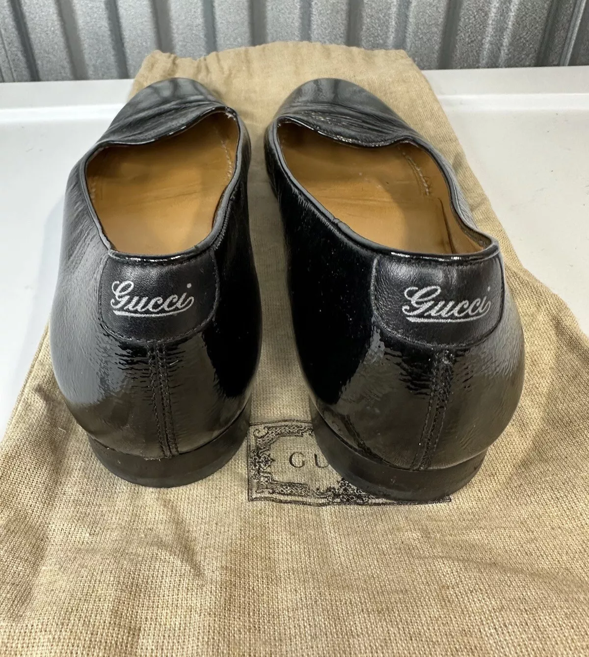 Mocassins Gucci cuir verni noir taille 40,5 marque logo