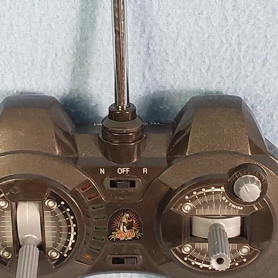 World Tech Toys ED HARDY Indoor/Outdoor Flying Gyrotor Remote Only  - Image 4 of 4