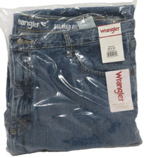 NEW WITH TAGS Wrangler Men's Jeans Relaxed Fit Straight Leg 5 Pockets Size 42x30