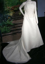 WEDDING GOWN 14 IVORY SATIN LACE CRYSTALS BEADS PRINCESS A-LINE FAIRYTALE
