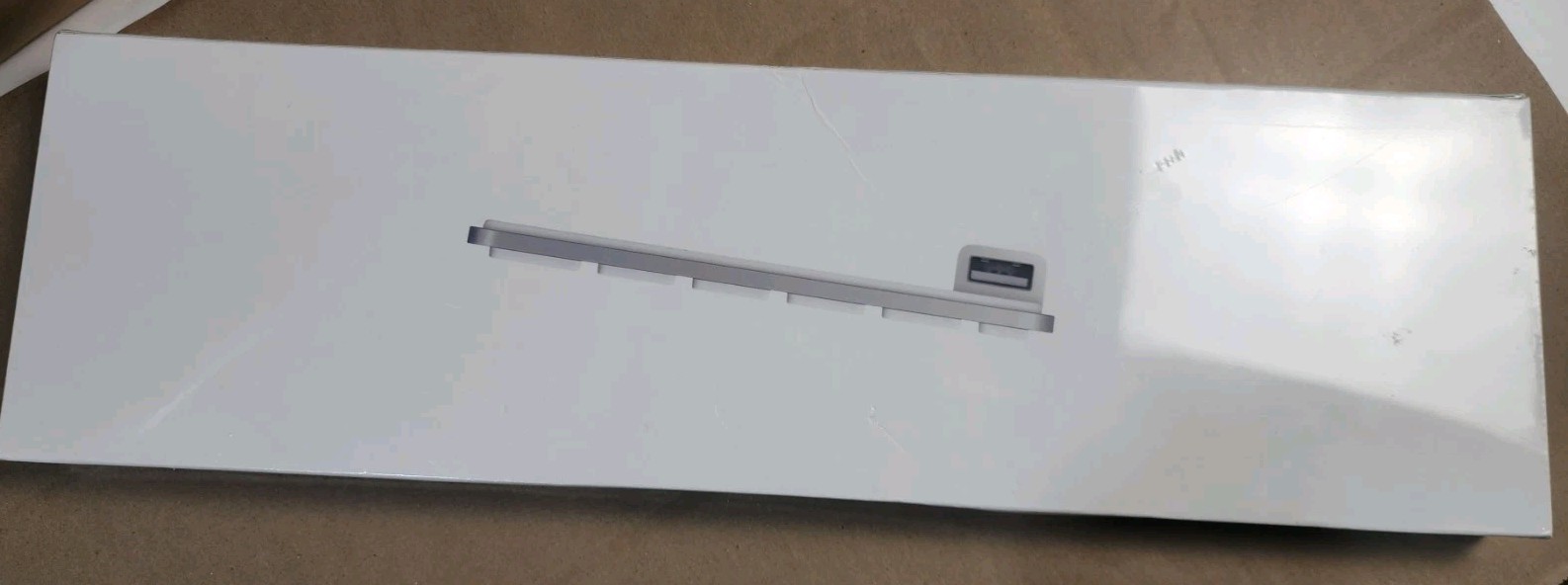Apple Wired USB Keyboard with Numeric Keypad  A1243 MB110LL/B Factory Sealed