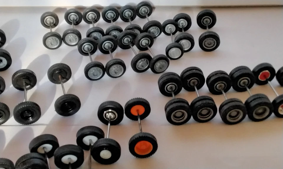 HERPA/AWM verschiedene Radsätze Vorder-/Hinterachse LKW, 1:87, gebraucht, o. OVP - Bild 4 von 4