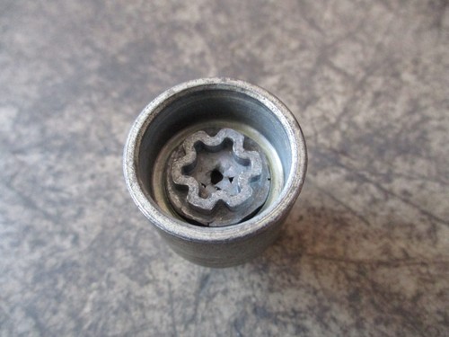 Felgenschloß Audi A3 A4 A6 A8 VW Golf Passat Tiguan Touran Radschrauben 14mm - Picture 5 of 5