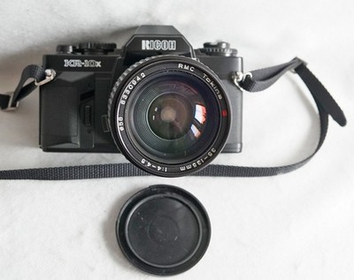 Ricoh KR-10X SLR Kamera + Tokina 1:4-4,5; 35-135 mm Makro Zoom, Anschl. Pentax K