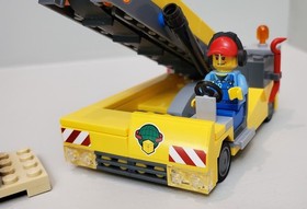 LEGO City: Cargo Terminal (60022) COMPLETE + Instructions + Minifigs (RETIRED)