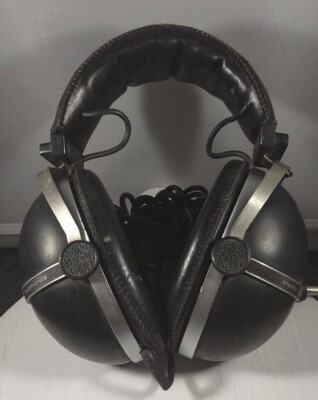 Vintage Pioneer SE-305 Headphones Black Nice Shape NOT