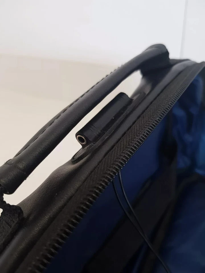 Case Logic DVD CD iPod Media Bag  With Double Headphone Socket For Two Users - Image 2 of 4