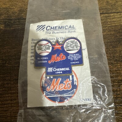 VINTAGE METAL PIN 1994 CHEMICAL METS BASEBALL PLAYERS  TEAM FOR 1969
