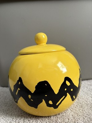 Enesco Peanuts Charlie Brown Yellow Zig Zag Cookie Jar  