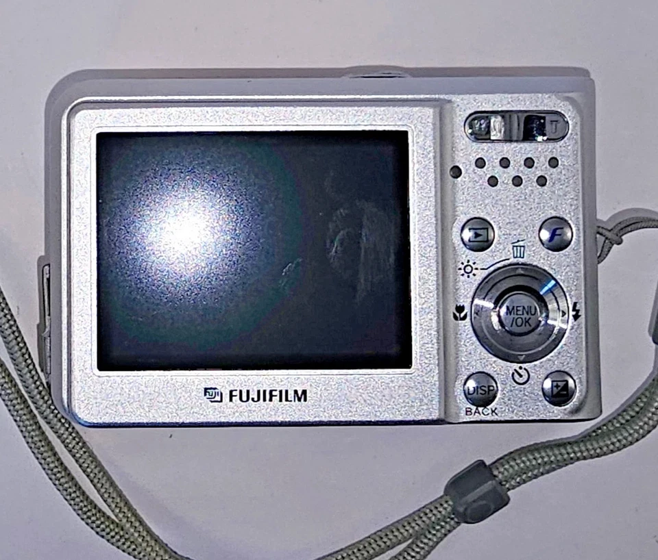 Fujifilm finepix f30 digital camera, photo 3 of 5