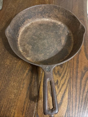 Vintage Wapak Cast Iron Indian Head Skillet #7