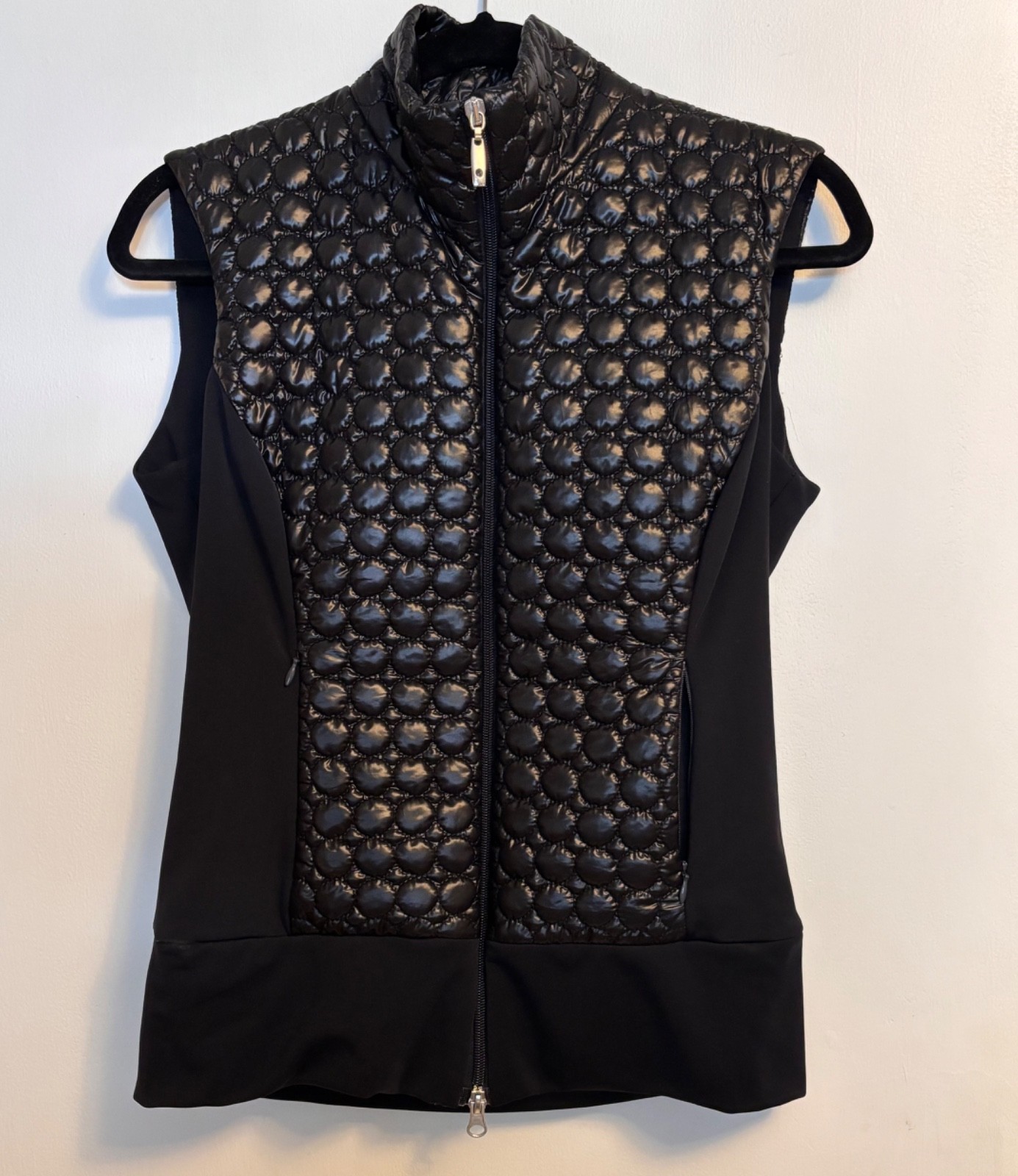 Anatomie  Women's Quilted Vest Black full zip with solid stretch sides Sz small