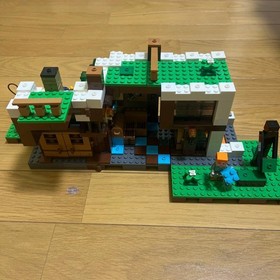 LEGO Minecraft 21134 Foot of the Falls