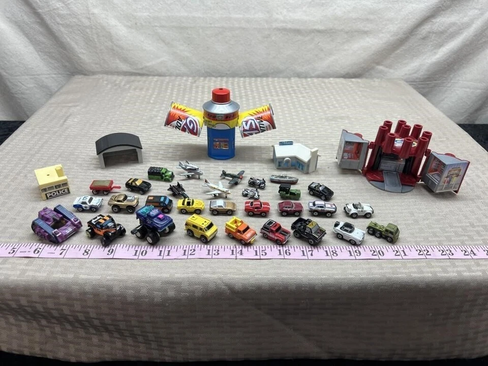 ENORME Lote Micro Máquinas DE Colección ~30+ Coches/Militares/Camiones y 4 CONJUNTOS DE JUEGO Foto 2 de 4