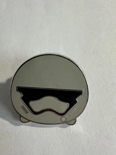 Captain Phasma - Tsum Tsum - Star Wars - Series 2 - Mystery Disney  Pin B8