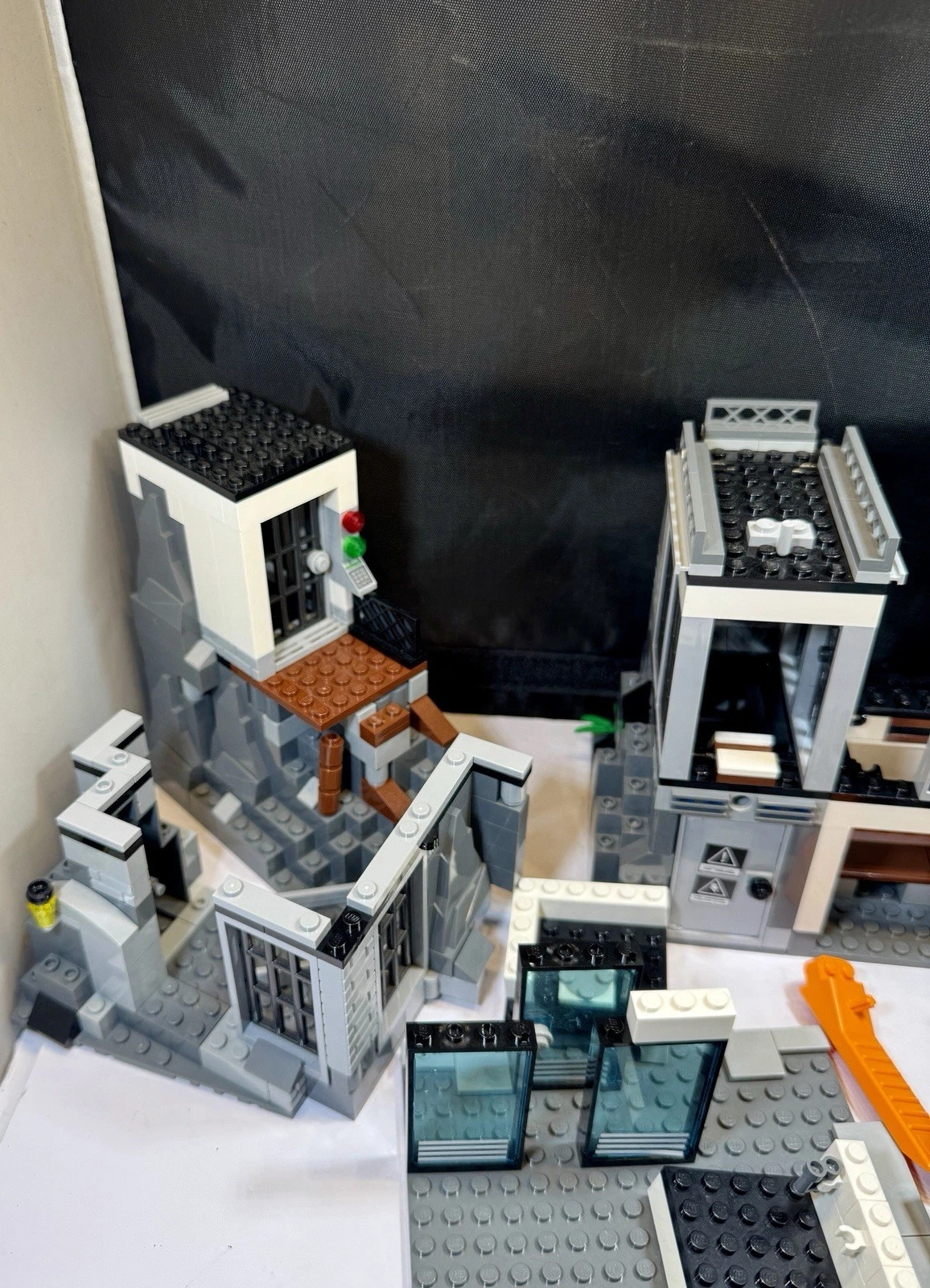 Picture 3 of 8