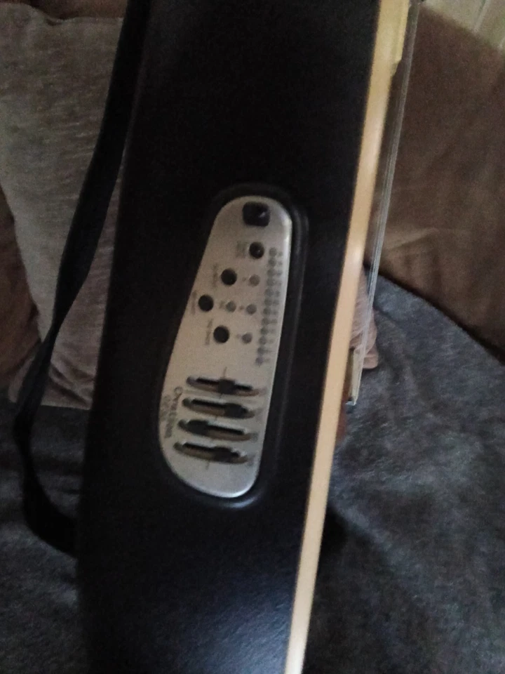 Guitarra eléctrica acústica Ovation Foto 4 de 4