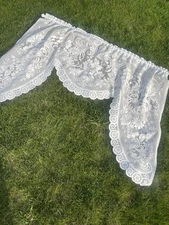 VINTAGE Victorian Lace Scalloped Edges Swag Valance 60” X 44” Beautiful Floral