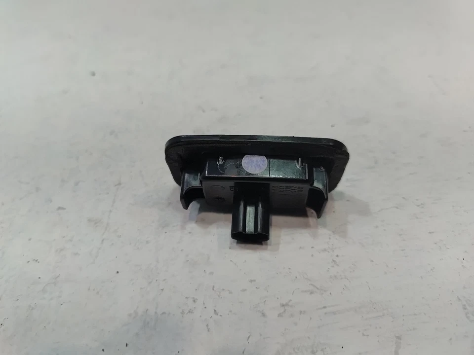 2018 - 2024 TOYOTA CAMRY REAR LEFT OR RIGHT LICENSE PLATE LIGHT LAMP OEM 1PCS - Image 3 of 4