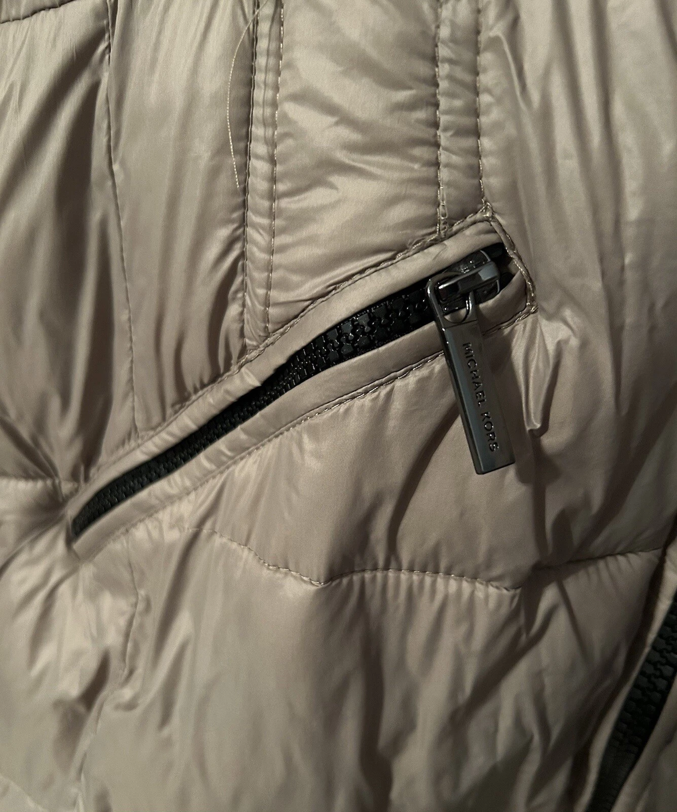 Michael Kors Cappotto donna imbottito in nylon trapuntato con cappuccio marrone chiaro taglia M