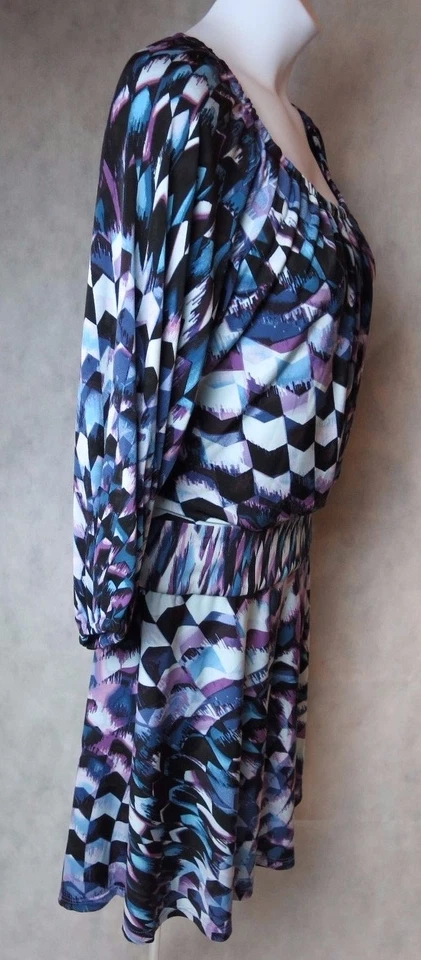 Vestido de Carrera a Cuadros Talla 10 Estampado Geométrico Blusa Cintura Caída Manga 3/4 Usado en Excelente Condición Foto 4 de 4