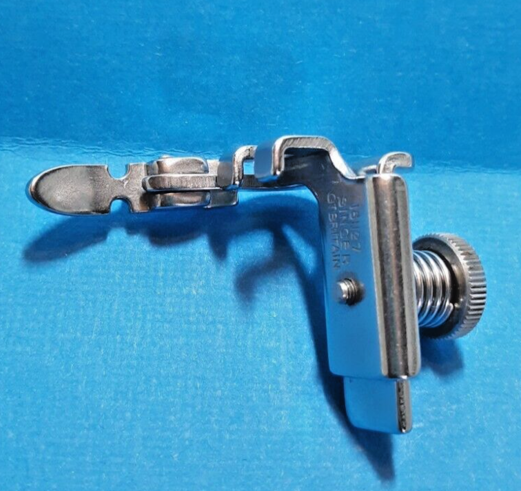Genuine SINGER 161127 ZIPPER FOOT Adjustable Hinged GT BRITAIN