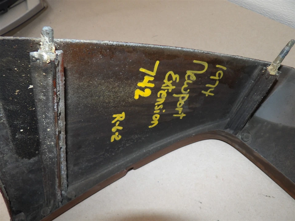 RH TAILLIGHT TAIL LAMP HOUSING QUARTER EXTENSION CHRYSLER 1974-1976 Newport - Image 4 of 4