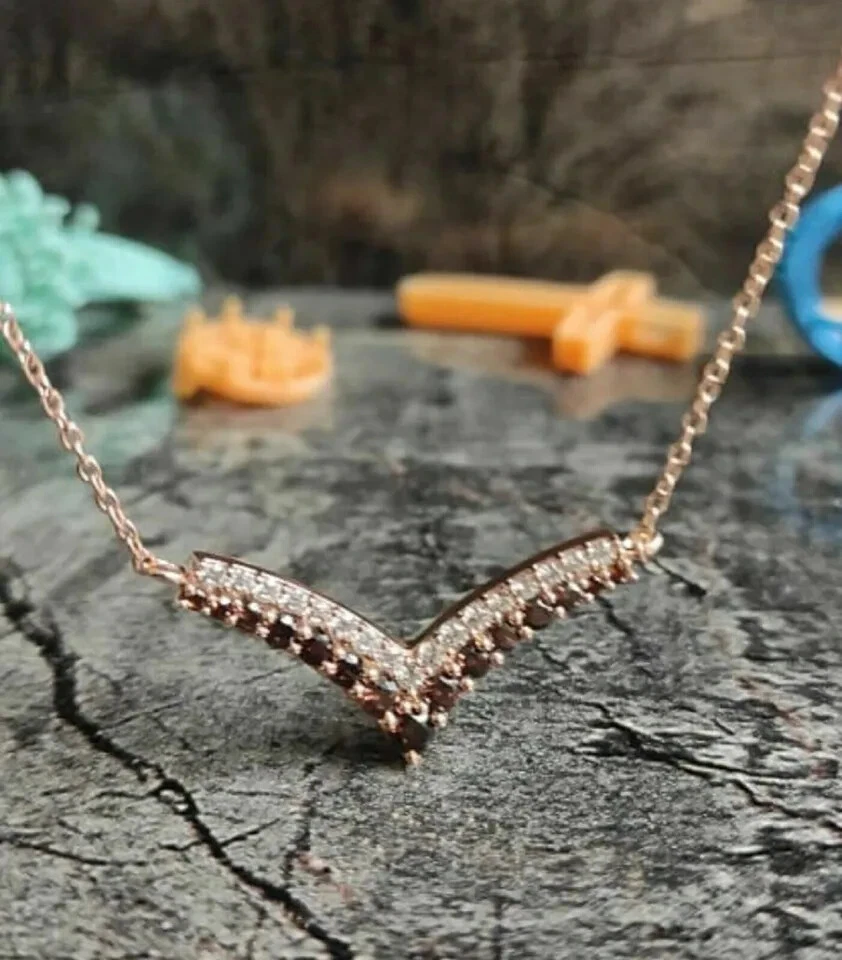 1Ct Round Cut Lab-Created Chocolate Diamond V Shape Pendant 14k Rose Gold Over - Изображение 2 из 4