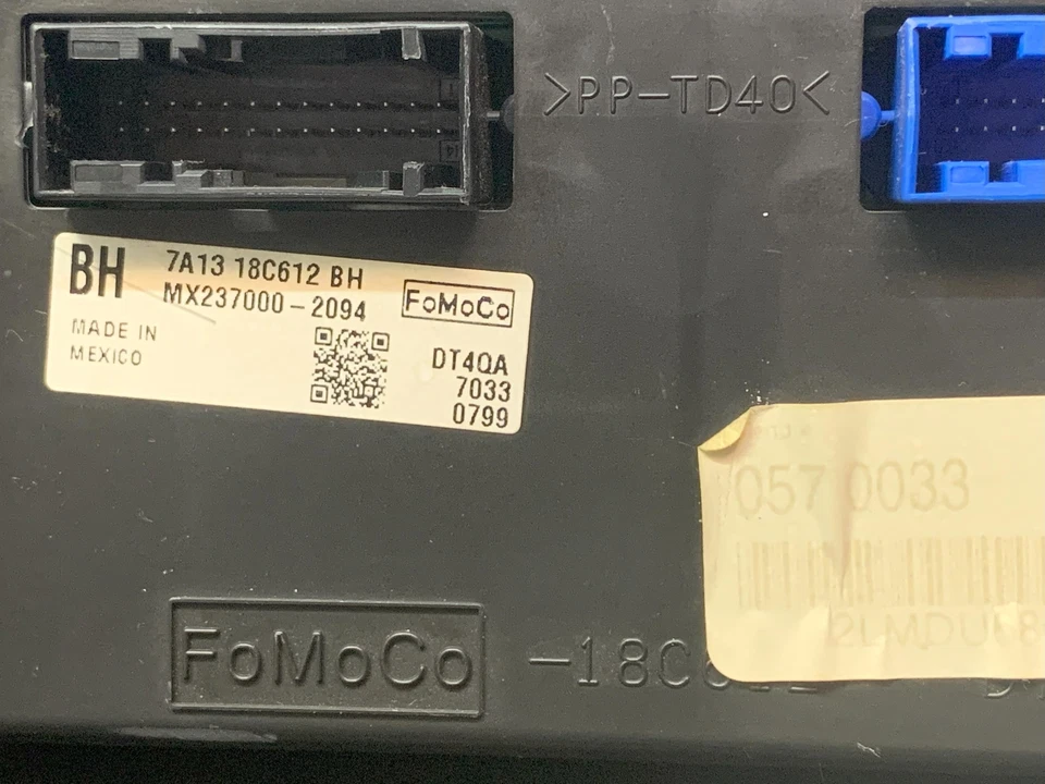 Fits 2007 Lincoln MKX Heater A/C Control OEM#:7A1318C612BH - Image 3 of 4