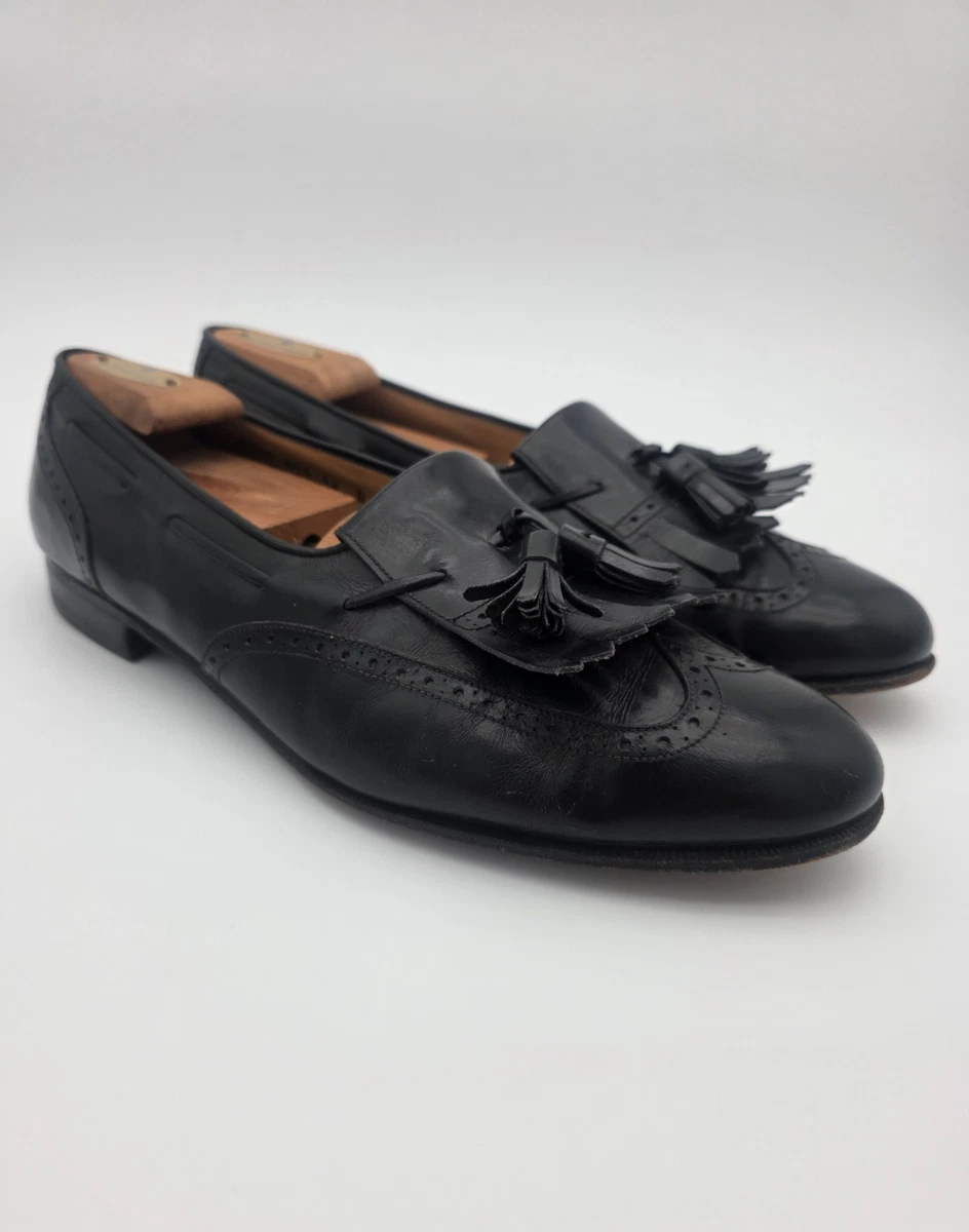 Salvatore Ferragamo Black Wingtip Dress Shoes for Men for  display picture 1