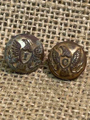 Two Dug Civil War Eagle Cuff Buttons With Gold Plate Infantry I & Cavalry C