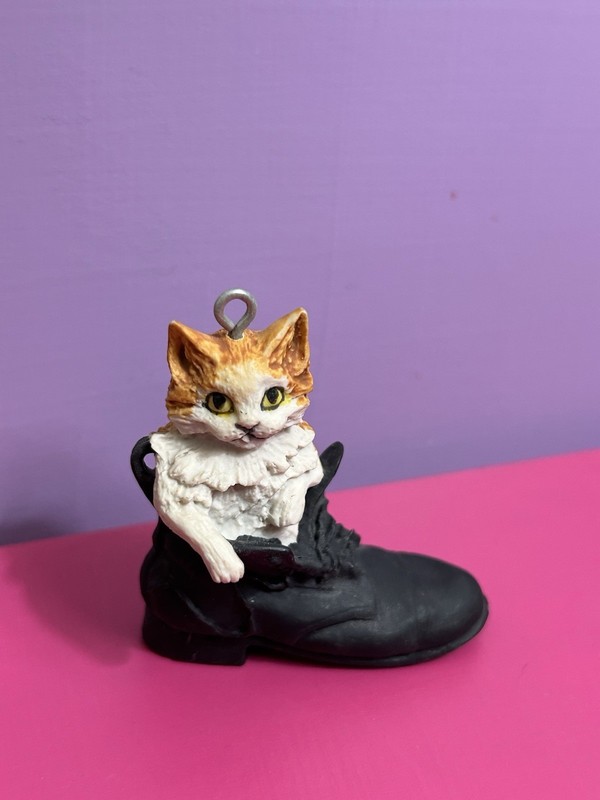 Vintage Lowell Davis 1984 “Country Christmas” Cat Ornament 2.5x2.25”