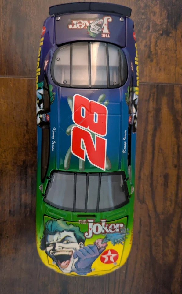 Kenny Irwin #28 Texaco/Joker 1998 Ford Taurus 1:24 Nascar Diecast Model  - Image 4 of 4