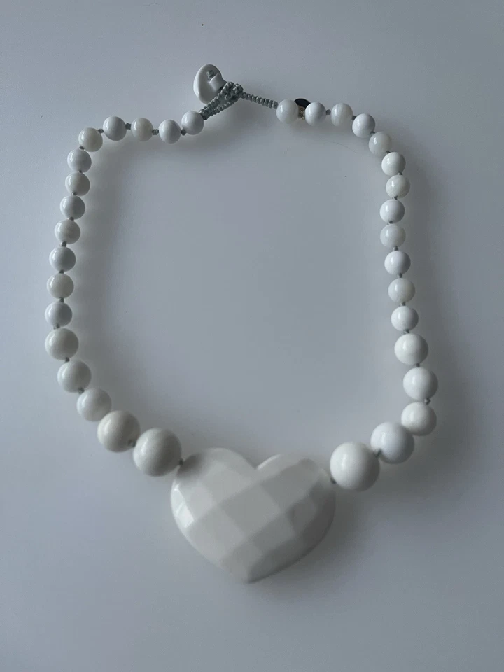 Hermoso collar Desinger grueso de piedras preciosas blancas de Lola Rose de segunda mano Foto 4 de 4