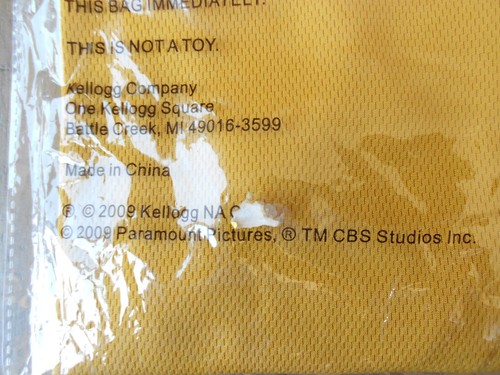 Star Trek 2009 Kellogg’s Promotional Uniform Shirt Gold Kirk Sulu Chekov LG NIP - Picture 3 of 4