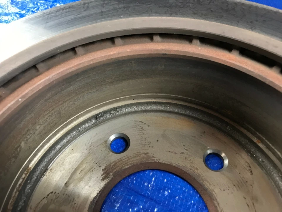 2011 INFINITI G37 SEDAN REAR LEFT & RIGHT SIDE BRAKE ROTOR PAIR # 58338 - Image 4 of 4