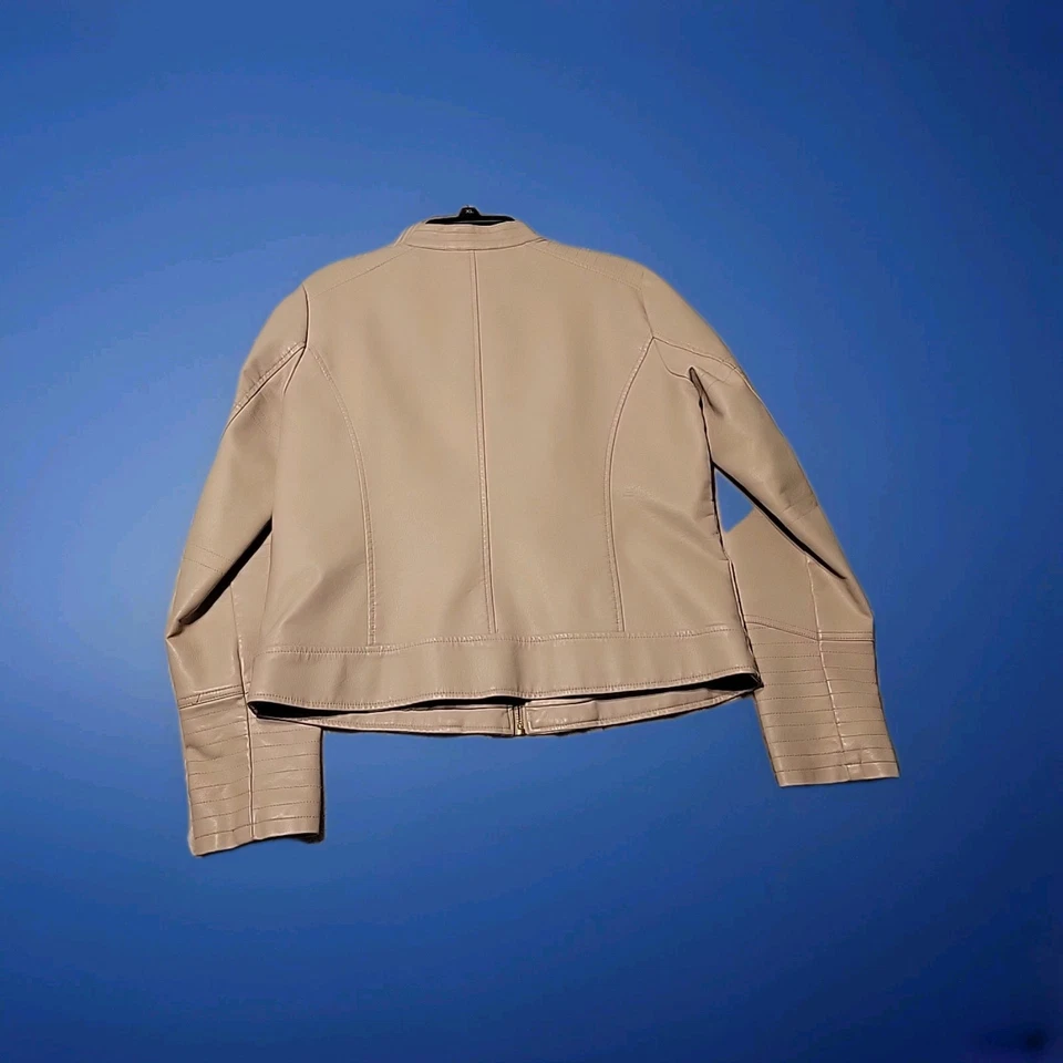 Baccini Women's Faux Leather Jacket Taupe Beige Size Medium Full Zip, Pockets - Image 4 of 4