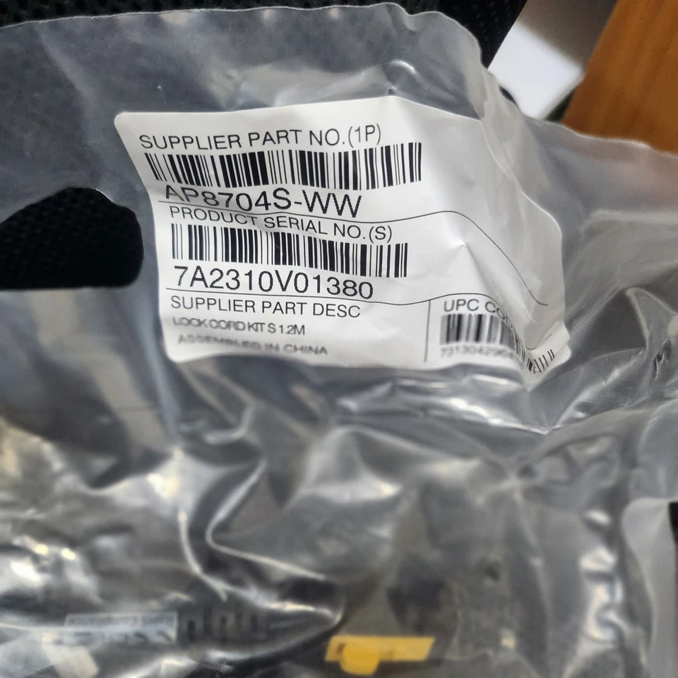 APC AP8704S-WW C13 to C14 Power Cord Kit - 6 Power Cords with Locking - NEW! - Image 2 of 3