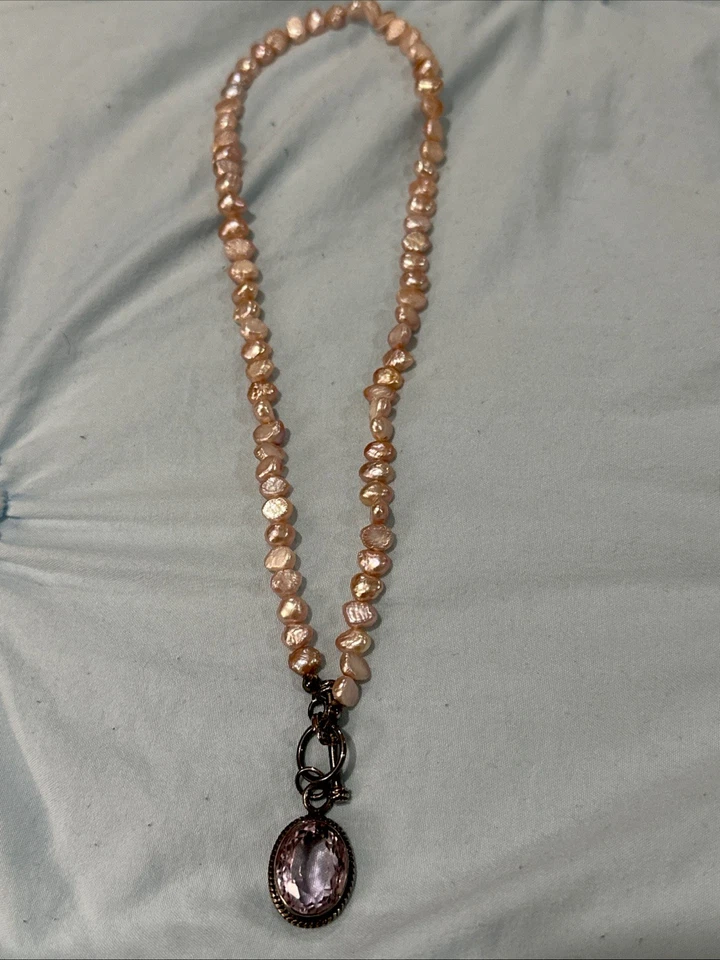 Collar de madreperla rosa de 16 pulgadas con cierre de palanca de ley y amatista Foto 2 de 4