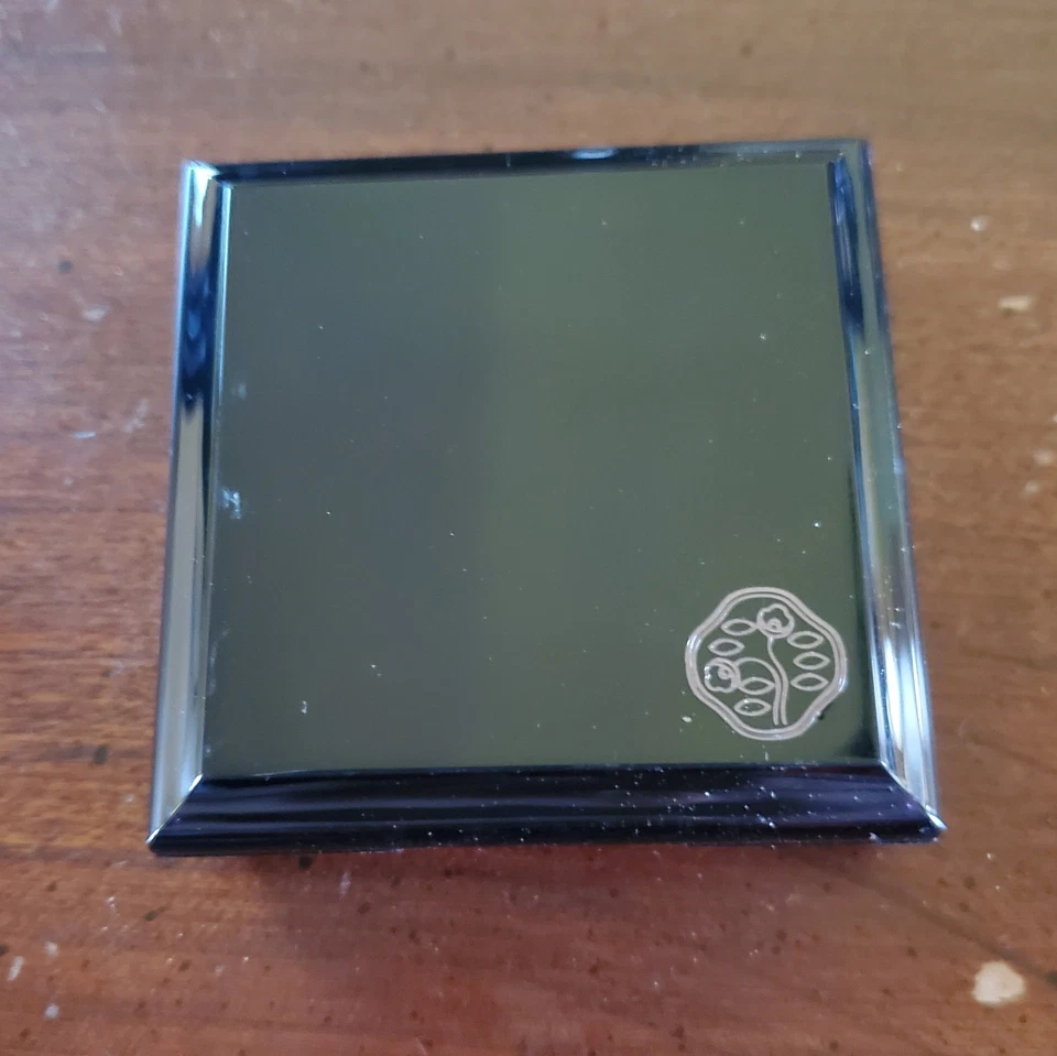 RARE Shiseido NEW BK915 Luminizing Satin Eye Color/Shadow Midnight Sparkle Black - Image 4 of 4