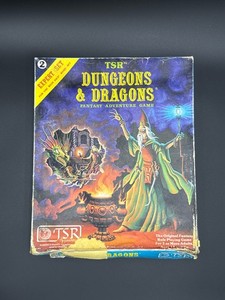 TSR Dungeons and Dragons Expert Set 2 With 6 Original Dice and Crayon