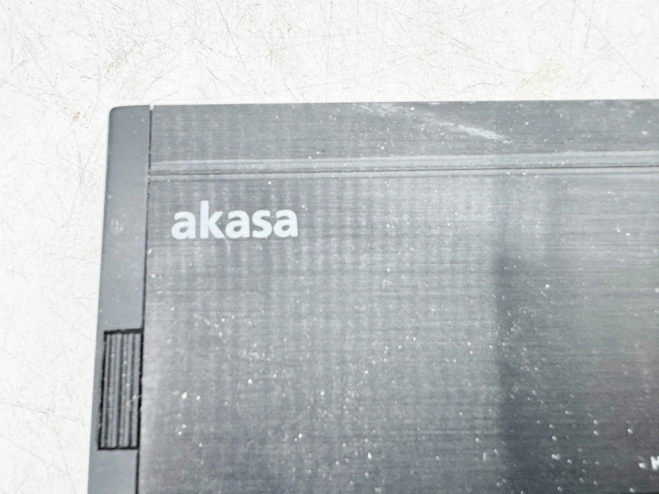 AKASA INTEGRAL USB 2.0 ENCLOSURE FOR 2.5” IDE HARD DRIVE EXTERNAL CASE - Image 2 of 4