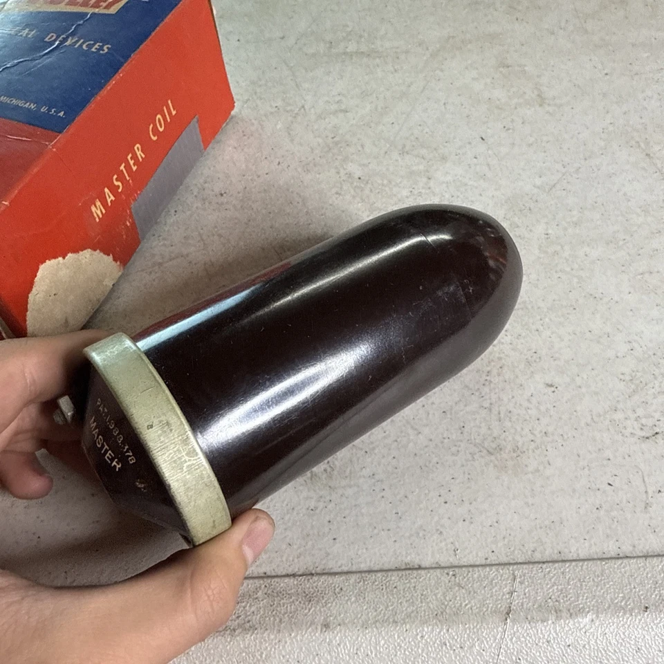 Holley  6 volts MASTER Vintage IGNITION COIL Sprint Car Gasser HOT RAT ROD  NOS - Image 2 of 4