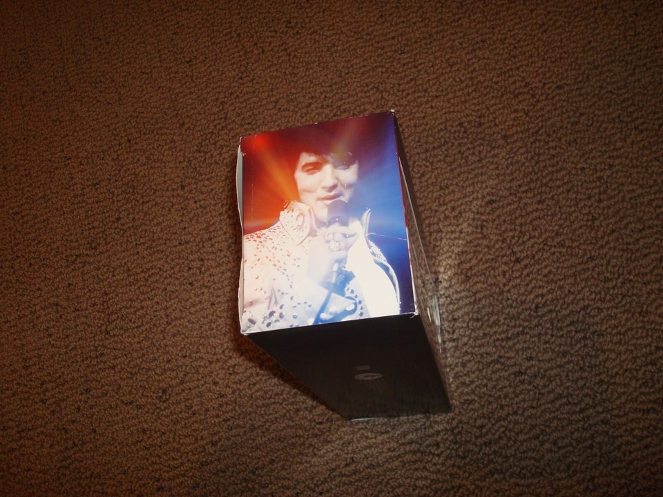 ELVIS PRESLEY Signature Product 2019 On Tour Hot Cocoa Mug Gift Set