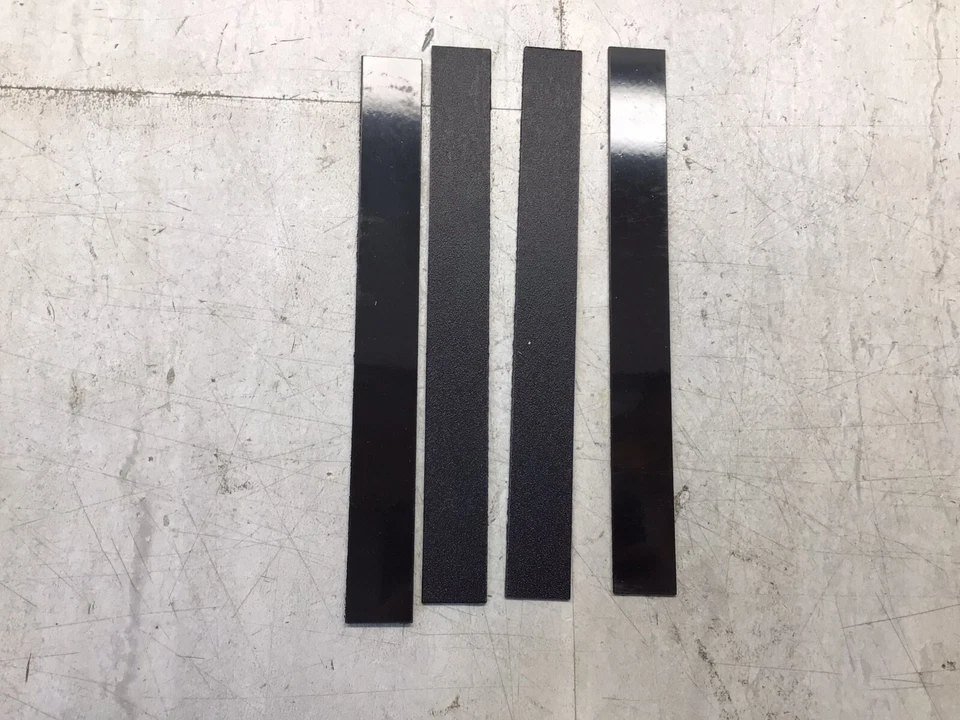 Dodge Neon 2003-2005 OEM máscara frontal cubierta protectora Mopar 2208250 Foto 3 de 4