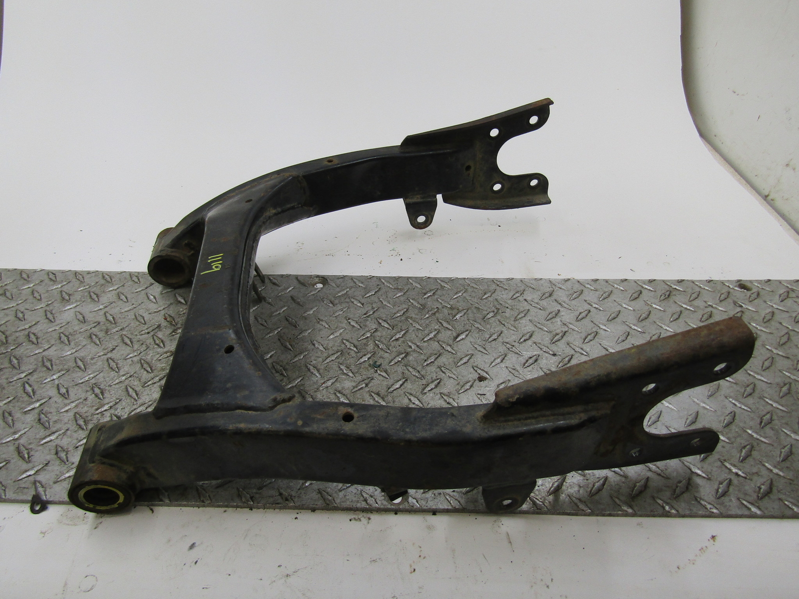 2002 SUZUKI VINSON 500 REAR SWINGARM SUSPENSION SWING ARM NEEDS NEW